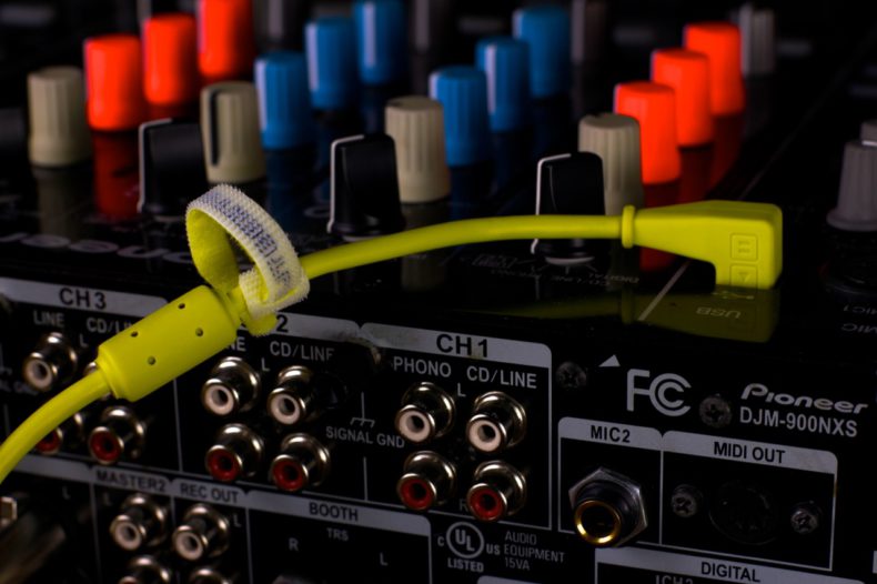 Chroma Cable USB-A to B angled black – Bild 7