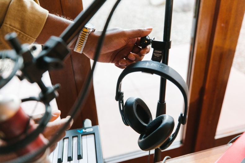 SHH Studio Headphone Hanger – Bild 2