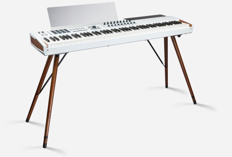 Arturia - Wooden Legs – Bild 2