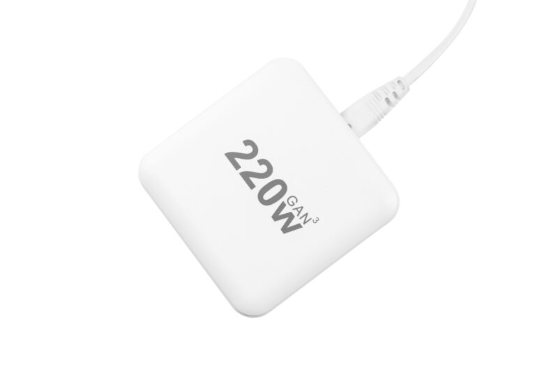 Step Up - USB AC Power Hub 220W – Bild 3